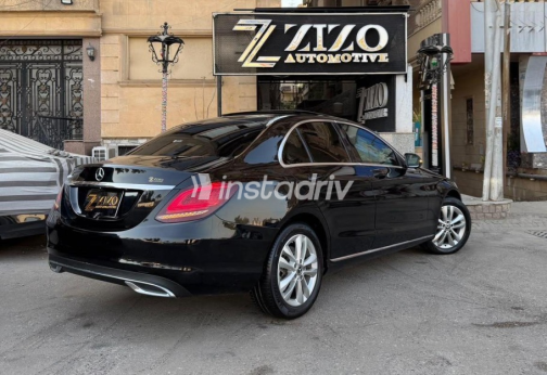 Mercedes C 180 2019 Black Automatic Used for Sale in Cairo - 5