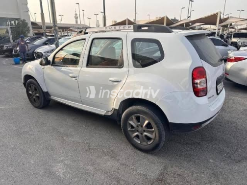 Renault Duster 2017 White Automatic Used for Sale in Greater Cairo ( Cairo + Giza) - 2