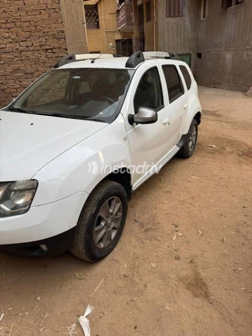 Renault Duster 2017 White Automatic Used for Sale in Greater Cairo ( Cairo + Giza) - 3
