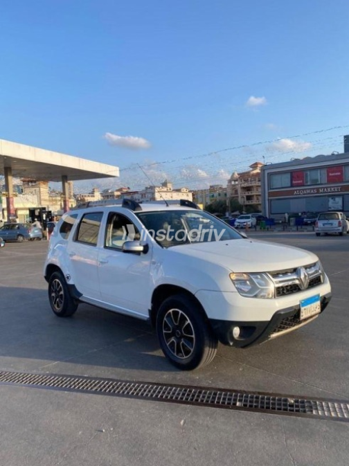 Renault Duster 2017 White Automatic Used for Sale in Greater Cairo ( Cairo + Giza) - 4