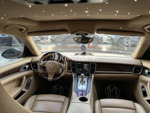 Porsche Panamera 2011 Black Automatic Used for Sale in Sheraton - 9