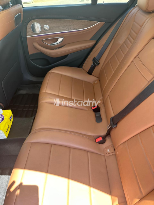 مرسيدس E 300 2019 أسود أوتوماتيك مستعملة للبيع في القاهرة - 5