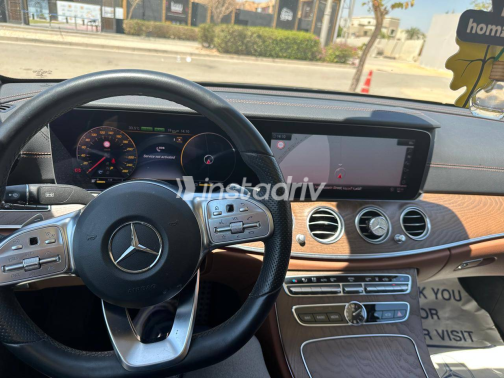 مرسيدس E 300 2019 أسود أوتوماتيك مستعملة للبيع في القاهرة - 6