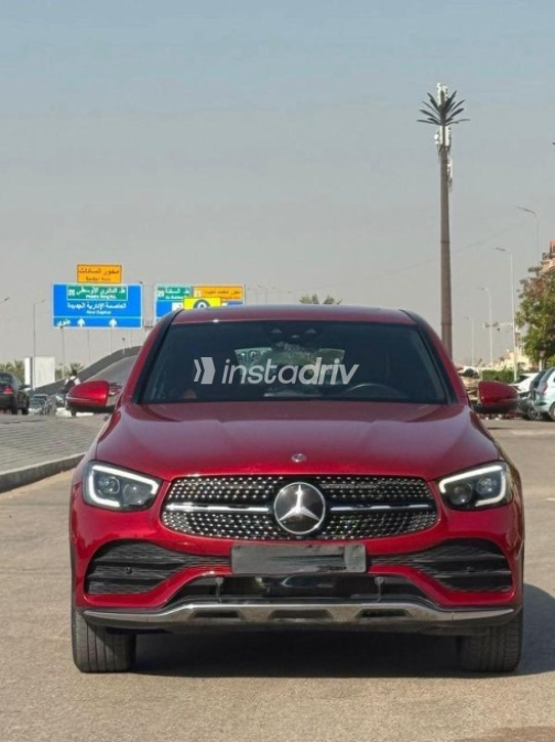 مرسيدس GLC 200 2020 أحمر أوتوماتيك مستعملة للبيع في القاهرة - 1