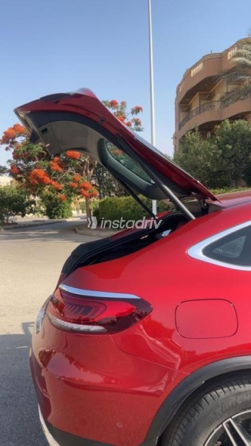 مرسيدس GLC 200 2020 أحمر أوتوماتيك مستعملة للبيع في القاهرة - 3