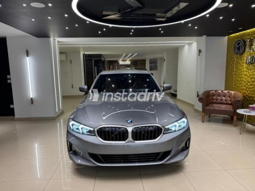 بي ام دبليو 320 2026 رمادي أوتوماتيك مستعملة للبيع في شيراتون - 1