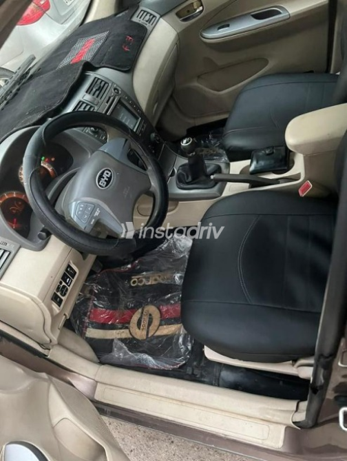Byd F3 2017 Gold Automatic Used for Sale in Maadi - 5