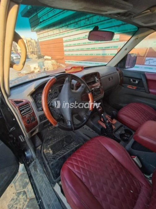 Mitsubishi Pajero 2004 Black Automatic Used for Sale in Cairo - 5