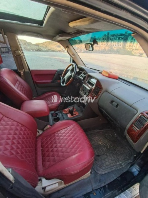 Mitsubishi Pajero 2004 Black Automatic Used for Sale in Cairo - 7