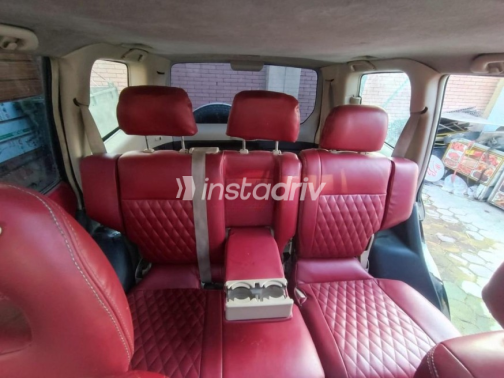 Mitsubishi Pajero 2004 Black Automatic Used for Sale in Cairo - 8