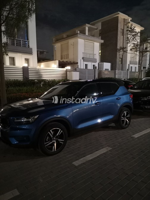 فولفو XC 40 2020 أزرق أوتوماتيك مستعملة للبيع في مدينتى - 6