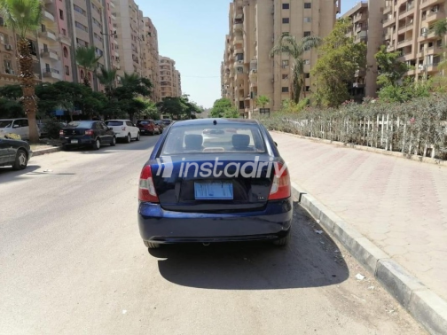 Hyundai Accent 2009 Blue Automatic Used for Sale in Nasr city - 5