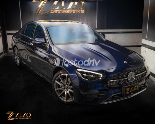 Mercedes E 200 2022 Dark Blue Automatic Used for Sale in Cairo - 3