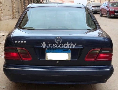 مرسيدس E 200 2000 أبيض أوتوماتيك مستعملة للبيع في الهرم - 2