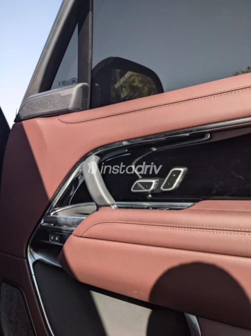 Land Rover Range Rover Vogue 2025 Black Automatic Used for Sale in Cairo - 5