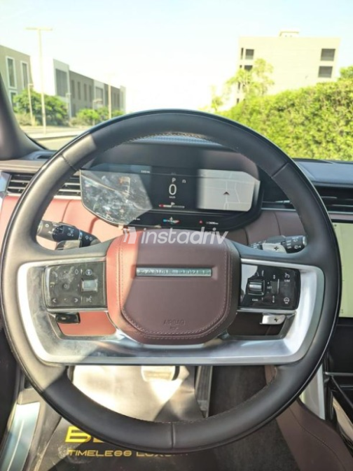 Land Rover Range Rover Vogue 2025 Black Automatic Used for Sale in Cairo - 6