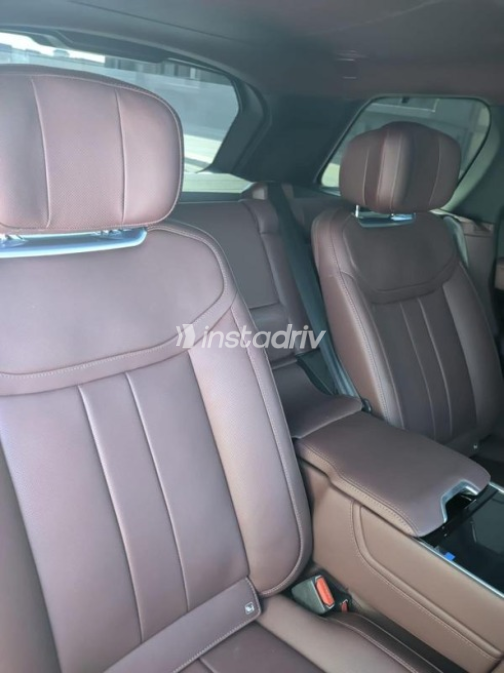 Land Rover Range Rover Vogue 2025 Black Automatic Used for Sale in Cairo - 10