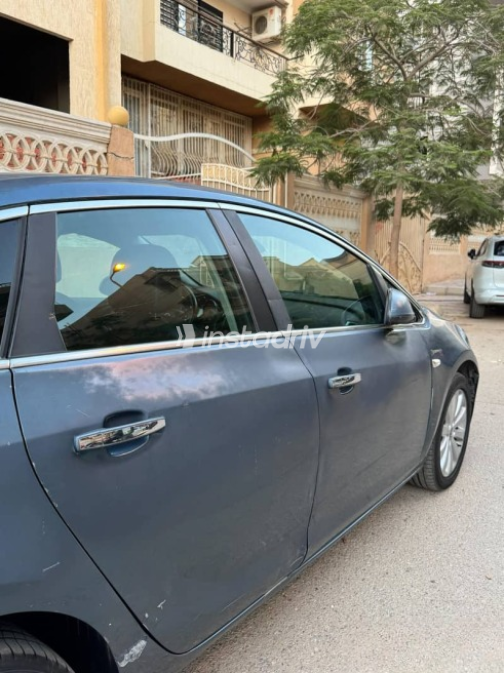 Opel Astra 2013 Dark Blue Automatic Used for Sale in Giza - 2