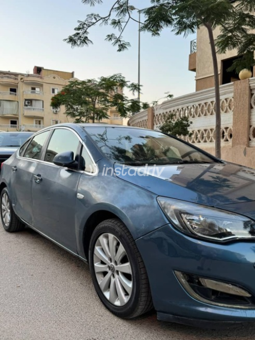 Opel Astra 2013 Dark Blue Automatic Used for Sale in Giza - 3