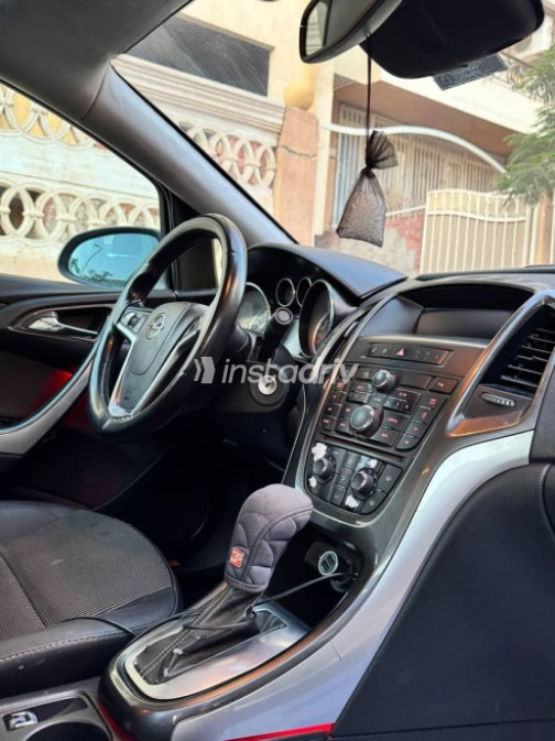 Opel Astra 2013 Dark Blue Automatic Used for Sale in Giza - 4
