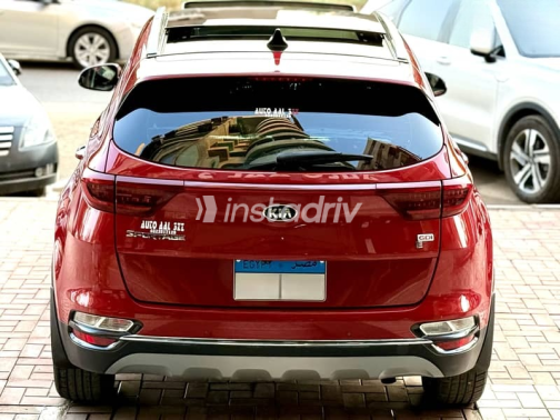 Kia Sportage 2020 Red Automatic Used for Sale in Cairo - 4