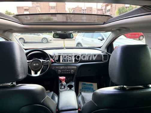Kia Sportage 2020 Red Automatic Used for Sale in Cairo - 7