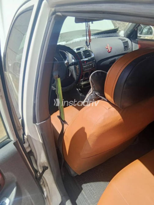Hyundai Verna 2017 White Manual Used for Sale in Giza - 7