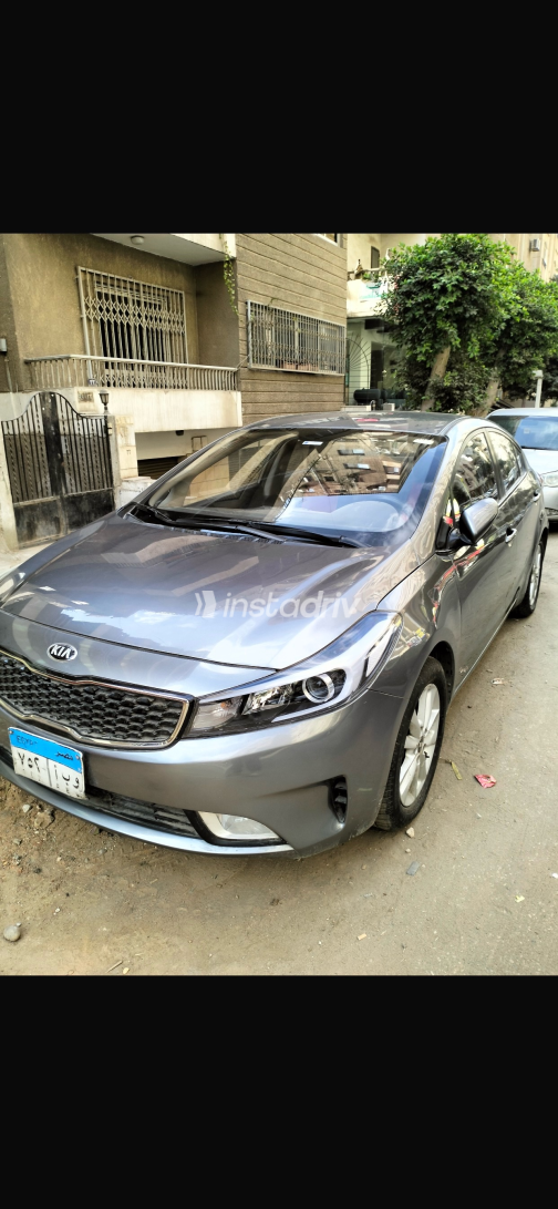 Kia Cerato 2018 Gray Automatic Used for Sale in Nasr city - 2