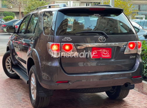 Toyota Fortuner 2015 Gray Automatic Used for Sale in Cairo - 2