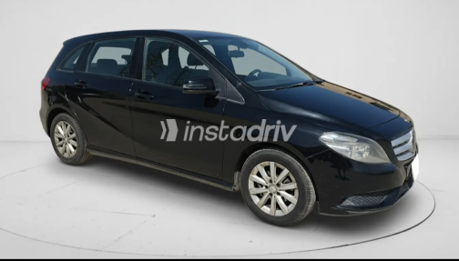 مرسيدس B 180 2015 أسود أوتوماتيك مستعملة للبيع في القاهرة - 7
