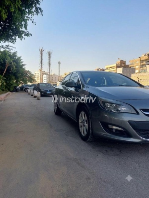 Opel Astra 2020 White Automatic Used for Sale in Greater Cairo ( Cairo + Giza) - 3