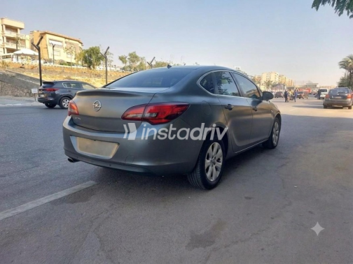 Opel Astra 2020 White Automatic Used for Sale in Greater Cairo ( Cairo + Giza) - 6