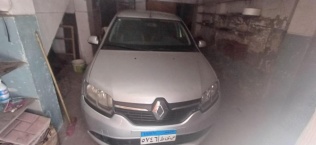 Renault Logan 2015 Silver Automatic Used for Sale in Alexandria