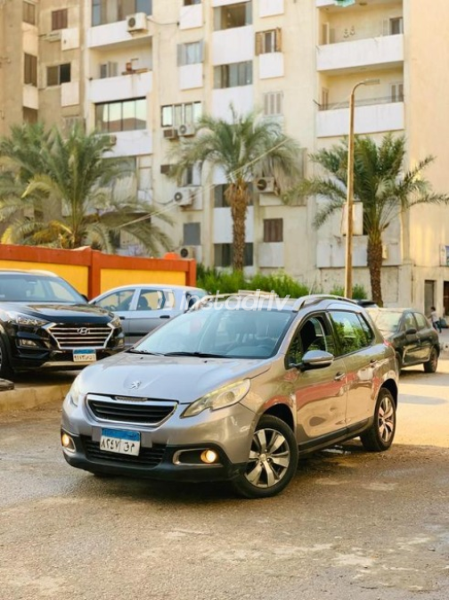 Peugeot 2008 2015 Silver Automatic Used for Sale in Nasr city - 2