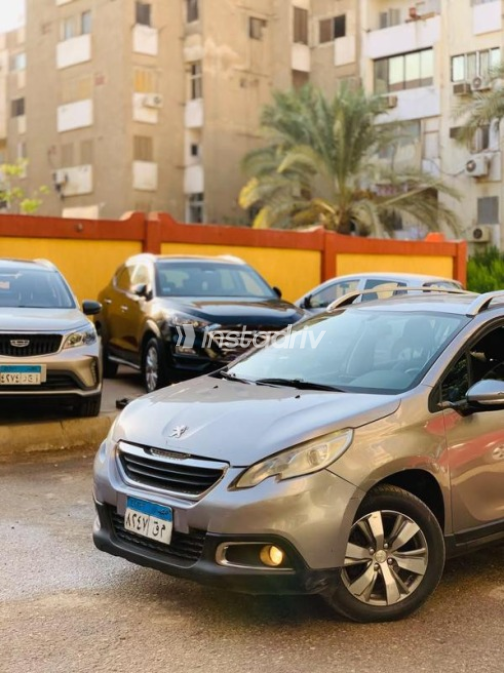 Peugeot 2008 2015 Silver Automatic Used for Sale in Nasr city - 4