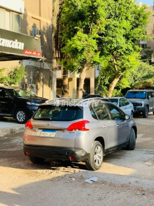 Peugeot 2008 2015 Silver Automatic Used for Sale in Nasr city - 6