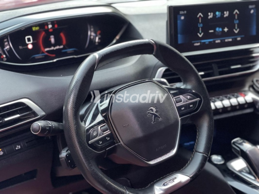 Peugeot 3008 2022 Red Automatic Used for Sale in Cairo - 8