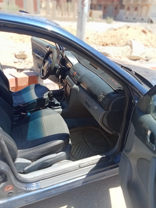 سكودا اوكتافيا 2000 أبيض يدوي مستعملة للبيع في قنا