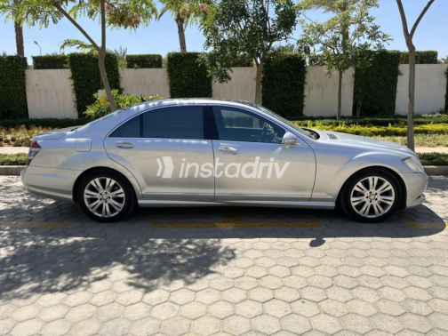 Mercedes S 500 2009 Silver Automatic Used for Sale in Nasr city - 2