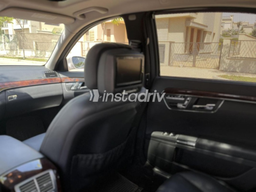Mercedes S 500 2009 Silver Automatic Used for Sale in Nasr city - 3