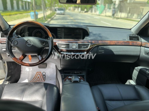 Mercedes S 500 2009 Silver Automatic Used for Sale in Nasr city - 6