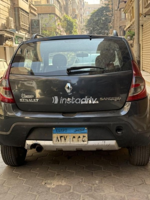 Renault Sandero Step Way 2013 Petroleum Automatic Used for Sale in Heliopolis - 5