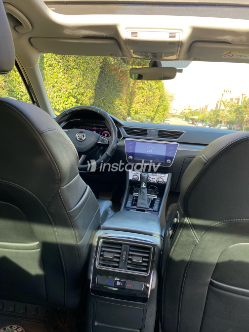 Skoda Superb 2019 Blue Automatic Used for Sale in Cairo - 5