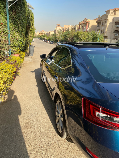 Skoda Superb 2019 Blue Automatic Used for Sale in Cairo - 10
