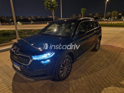سكودا كودياك 2022 أزرق غامق أوتوماتيك مستعملة للبيع في القطامية - 3