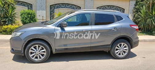 Nissan Qashqai 2016 Dark Gray Automatic Used for Sale in Nasr city - 4