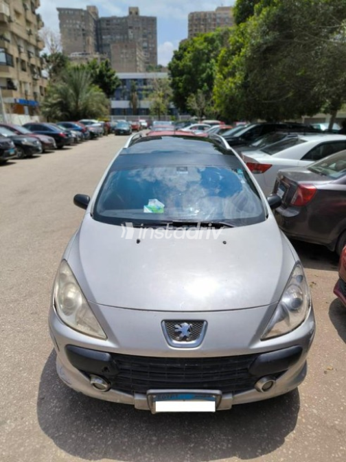 Peugeot 207 SW 2006 Silver Automatic Used for Sale in Cairo - 8