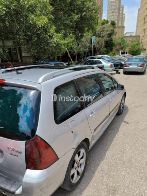 Peugeot 207 SW 2006 Silver Automatic Used for Sale in Cairo - 9