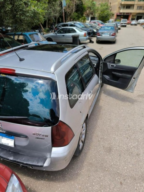 Peugeot 207 SW 2006 Silver Automatic Used for Sale in Cairo - 10