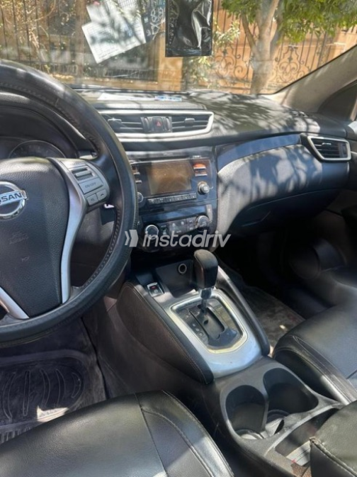 Nissan Qashqai 2015 Bronze Automatic Used for Sale in Cairo - 3